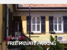 Beautiful bohemian apartment in center conditioned air