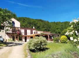 Métairie de Lamourade - Un écrin de nature sereine，位于Saint-Ferriol的低价酒店