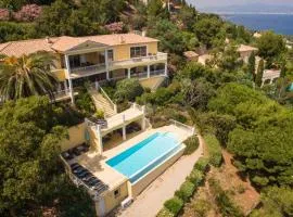 Villa Montecarlo with stupendous view overlooking sea