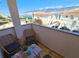 Blue sky apartment by Pag tours