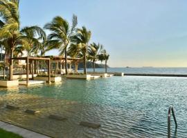 Ponto Horizonte Manzanillo. Best place in Manzanillo!!! Luxury beach front condo, gorgeous views!! Best place you can stay!with up to 8 people.，位于曼萨尼约的酒店