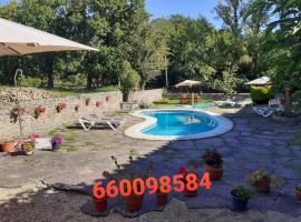 Hotel la Casona de Barrio, Alto Campoo，位于Barrio的酒店