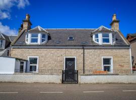 Cosy Cottage in Fishertown, Nairn - Free Parking & Pets welcome!，位于奈恩的度假屋