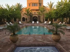里亚德纳尼伊内斯酒店，位于塔鲁丹特的摩洛哥传统庭院
