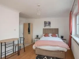 Modern Studio Apartments in Bromley, Greater London near Tesco and Sundridge Park Station