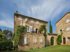 Chateau in Lorgues with Pool & Vineyard Views