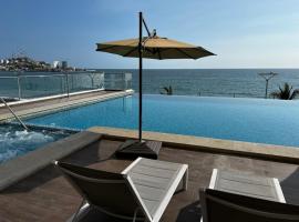Luxury condo en Malecón, Alberca Infinity & Jacuzzi，位于马萨特兰的酒店