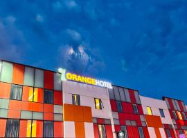 1 Orange Hotel KLIA & KLIA2，位于雪邦的酒店