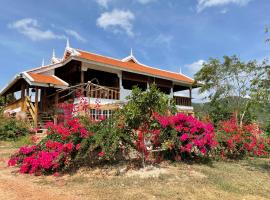 Villa Secret Garden Kep-Panoramic view-WI-FI，位于Phumĭ Prey Srâmaôch的度假短租房