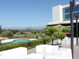 Hospedium Hotel Valles de Gredos Golf，位于塔拉尤埃拉的酒店
