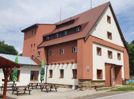 Chata Na Čiháku，位于Klášterec nad Orlicí的酒店
