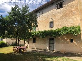 Cultural monument House Vecchia，位于奥托查茨的乡村别墅