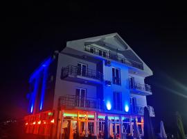 Sunrise Hotel & Camping，位于斯特鲁加的酒店