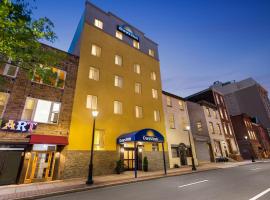 费城会议中心戴斯酒店，位于费城的酒店