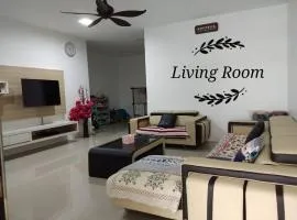 Sakura Homestay 4 bedrooms 14pax- Eaton Hills Padang Kerbau Miri