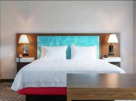 Hampton Inn & Suites Howell，位于Howell的酒店