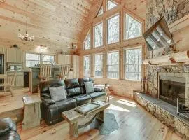 Wooded ViewsNear Helen w Fireplace & Hot Tub