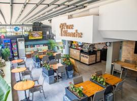 Pure Blanche Hotel，位于安塔利亚Shemall Shopping Centre附近的酒店