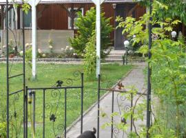 Bungalow im Märchengarten，位于Krauschwitz的酒店