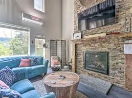 Stylish Tannersville Townhome with Fire Pit!