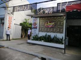 JOE'S HOTEL, GRILL AND RESTAURANT，位于Daet的酒店