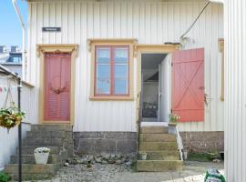 6 person holiday home in LYSEKIL，位于吕瑟希尔的酒店