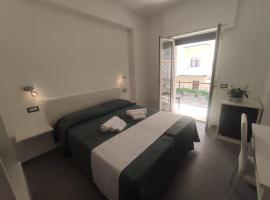 Ninfea Tropea City Rooms，位于特罗佩阿的酒店