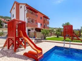 Cozy Apartment In Banjol With Outdoor Swimming Pool