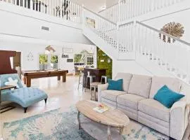 UPSCALE MANSION IN THE HEART OF MIAMI WITH POOL