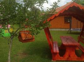 Котедж "Затишний відпочинок"，位于Huklyvyy的乡村别墅