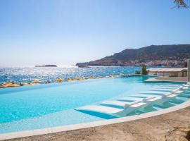 Konstantinos Palace，位于卡尔帕索斯的酒店