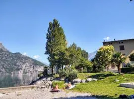 Apartment Punto Lago by Interhome