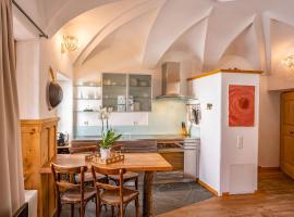 Apartment Chesa Chascharia 1 by Interhome，位于萨梅丹的酒店