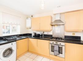 Great 4 bed house in Black Country，位于提普顿的酒店