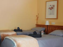 Centro Meditación Budismo KMC La Sierra，位于马德里的酒店