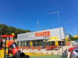 TANKER Apartments & Bistro Čaradice，位于Čaradice的旅馆