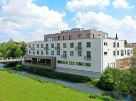 Hotel VIVO，位于Schierling的酒店