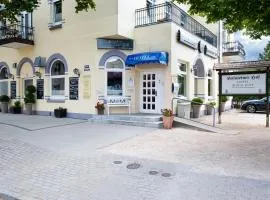 荷斯坦霍夫餐厅公寓