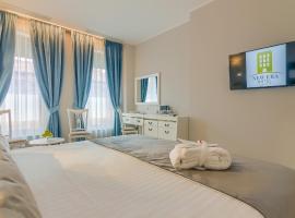 New Era Hotel Old Town Bucharest parking with fee nearby，位于布加勒斯特布加勒斯特老城的酒店