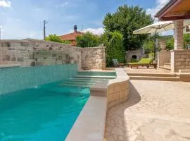 4 bedrooms seafront Villa LAURUS with heated pool for up to 8 people