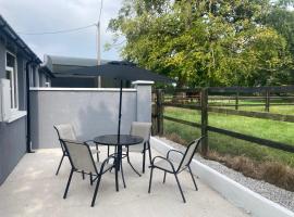 Reillys @ Rohan’s Farm，位于科克的酒店