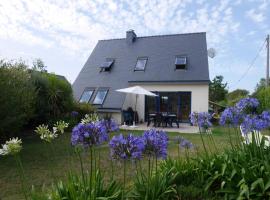 Holiday Home in Plouneour near Sandy Beach，位于布里尼奥冈普拉格的酒店