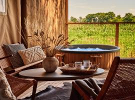 Zatoria Luxury Glamping ZATOR,位于扎托尔的酒店