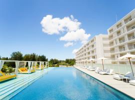 Hoshino Resorts BEB5 Okinawa Serakaki，位于恩纳Onna-son Community Center附近的酒店