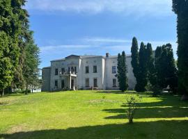 Pałac Victoria，位于Mgowo的酒店