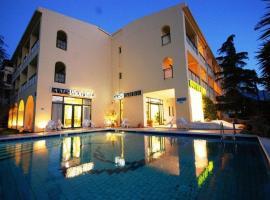 Ams Hotel，位于阿克拉塔的酒店