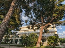 花园酒店，位于莫尔费塔的酒店