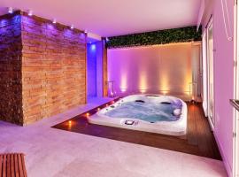 Hibrido Boutique Hotel & Spa，位于夏卡的酒店