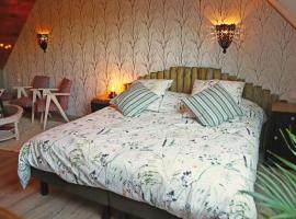 Kleene Geluk - Chambres et table d'hôtes，位于Saint-Jans-Cappel的酒店