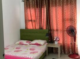 Roomstay in Putrajaya (Female only/Queen bed)，位于Kampong Batu Sembilan的住宿加早餐旅馆